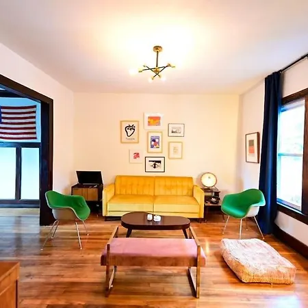 Villa Luxe Mid-Century Styled Historic Townhouse #2